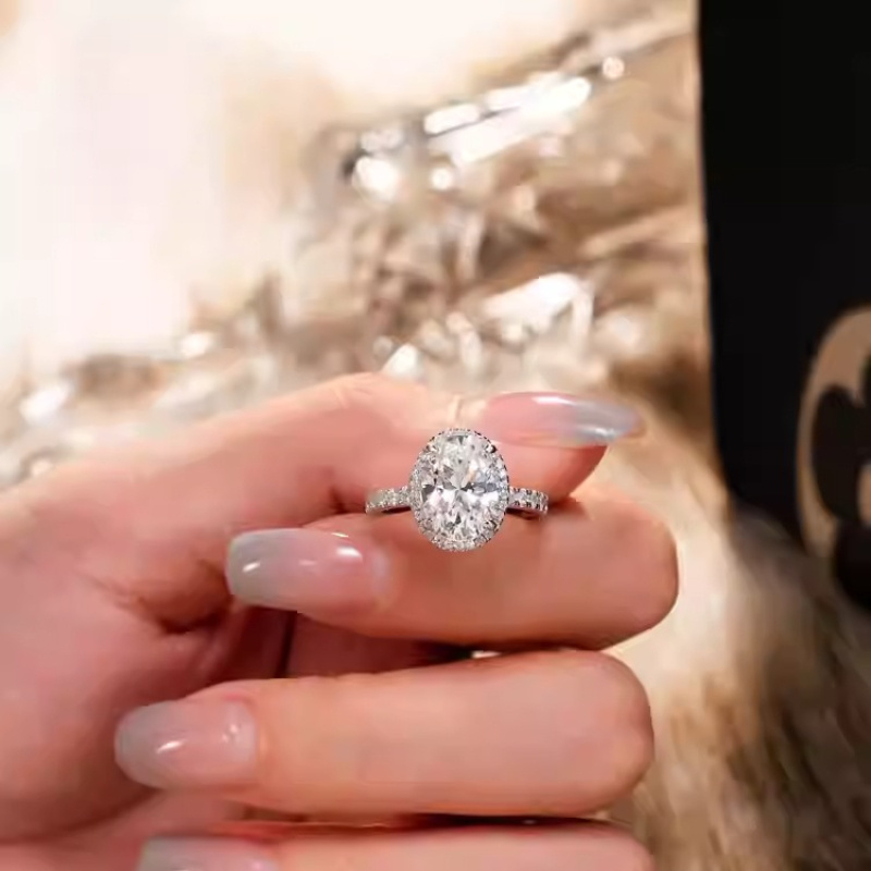 Women's 1/1.5/2 Carat Moissanite Ring, Luxurious Elegance